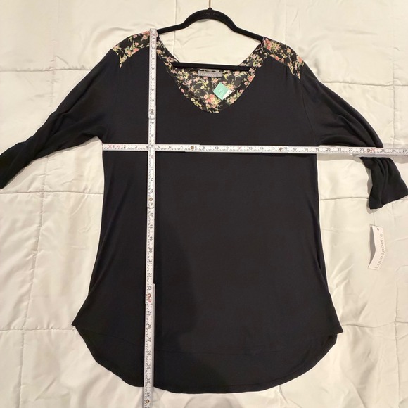 Loveappella Darbi V-Neck Mixed Material Knit Contrast Tunic Top Black Floral XL - Picture 8 of 16